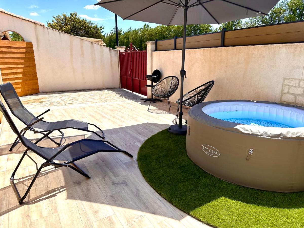 Maison De Charme Avec Jacuzzi Molleges Exterior photo